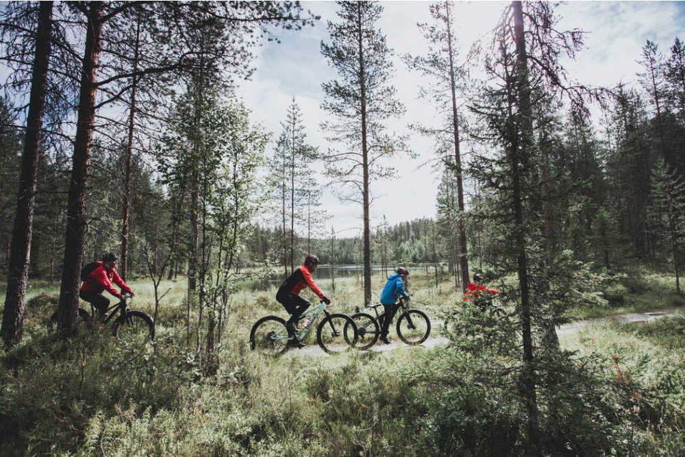 Syote-biking-copyright Maarit Vaahteranoksa