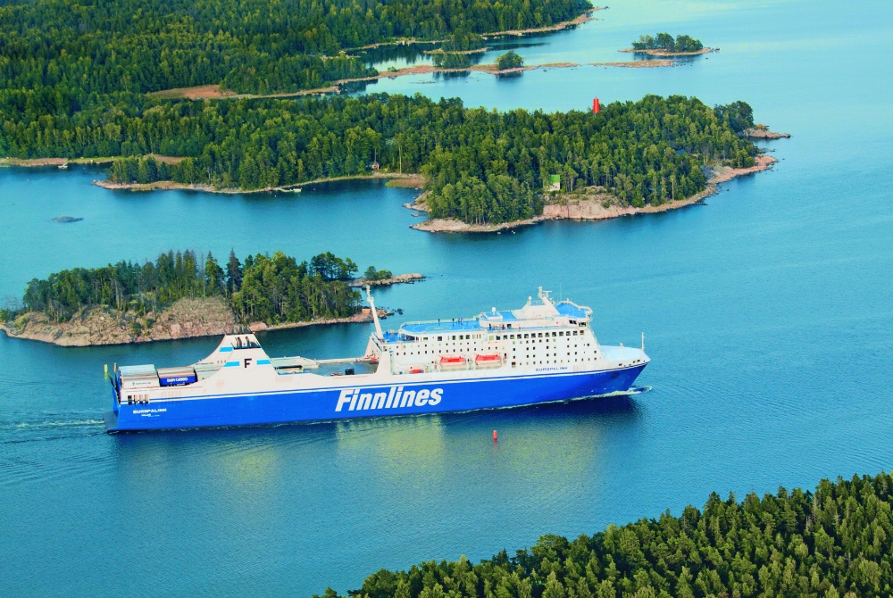 Finnlines-70_Star-Klasse-mit-finnischer-Landschaft