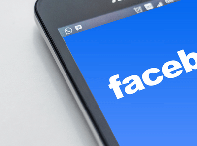 Smartphone Showing Facebook@ geralt-pixabay