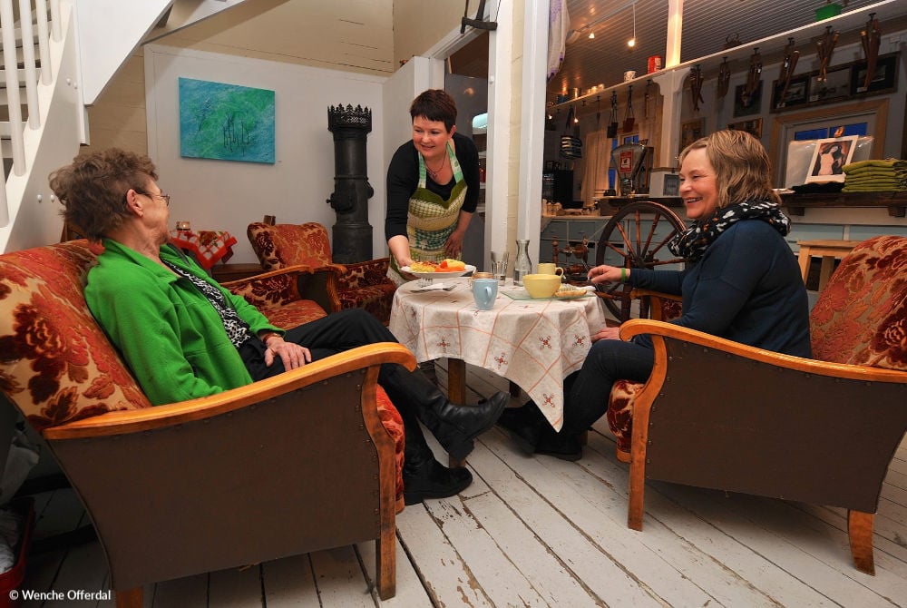 Kaffeetrinken und Kuchen
