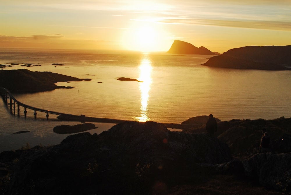 Light all summer night-copyright-Knut-Hansvold-www.nordnorge.com