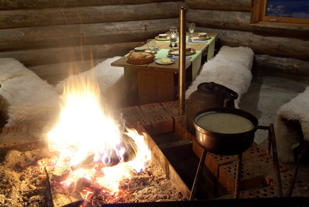 Rokua Heealt & Spa Hotel - Abendessen am Feuer