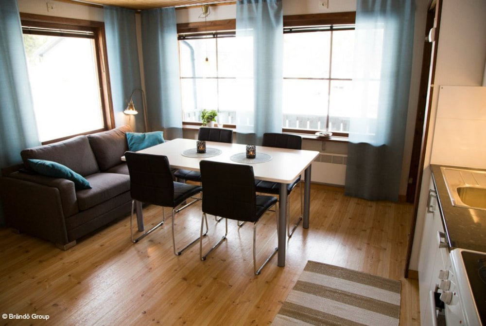 Wohnbereich einer Hütte, Brändön Lodge, Schwedisch Lappland