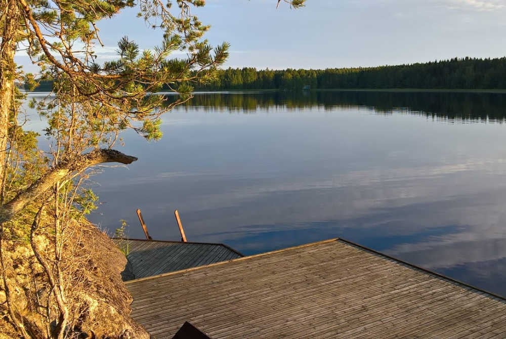 Steg am Saimaa-See