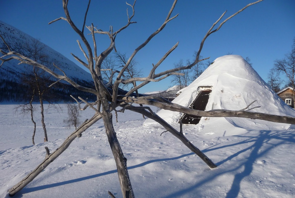 Schneemobilwochenende Schwedisch Lappland Geunja Sami Ecolodge
