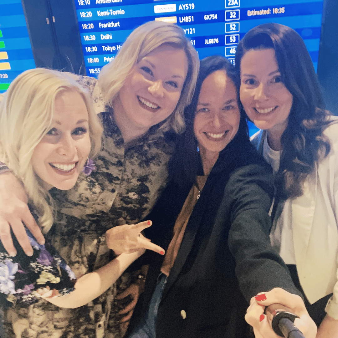 Suvi, Pia, Liisa ja Greta lähdössä Budapestiin. 