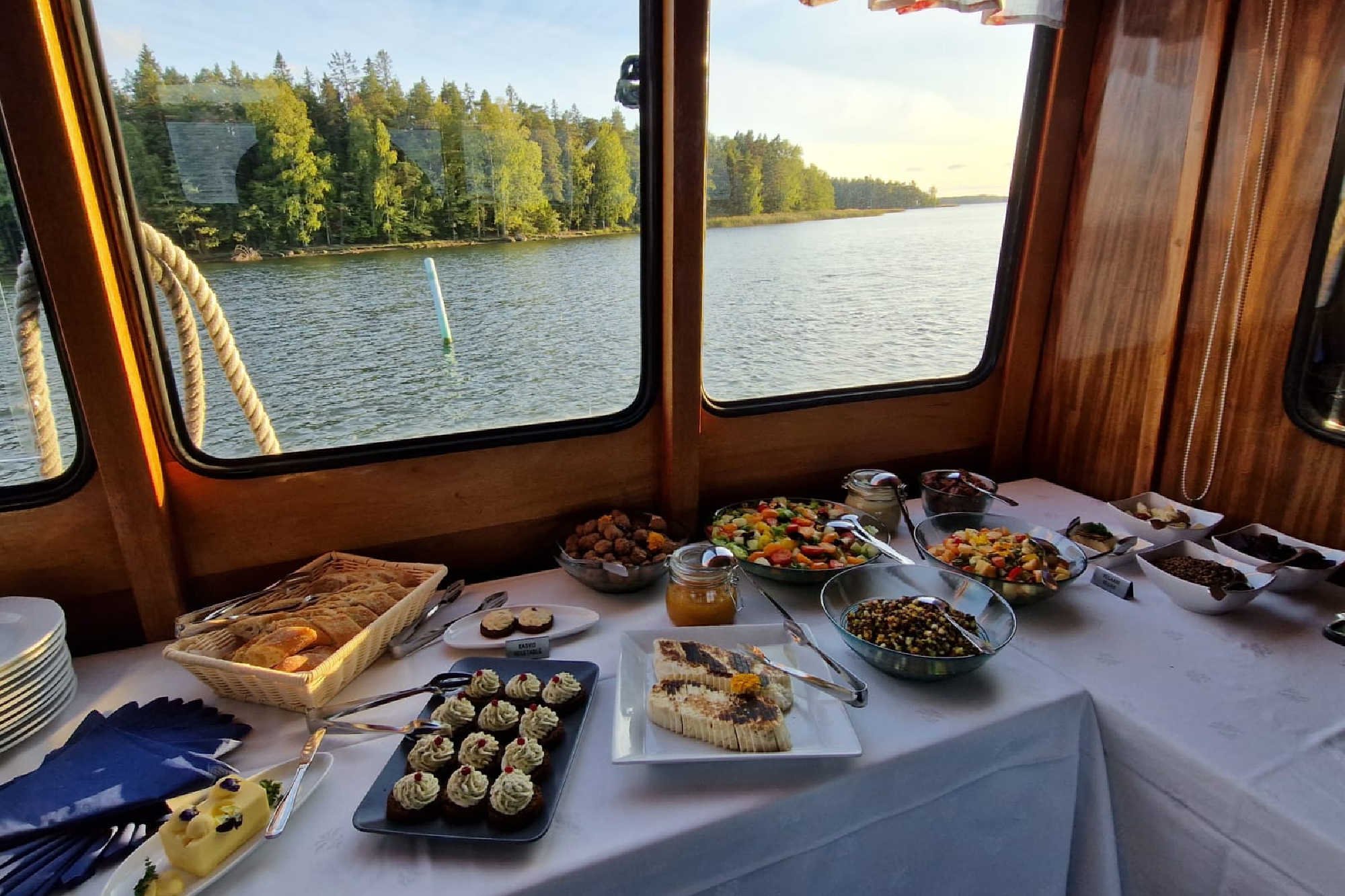 FAM Trip Helsinki Espoo 09 2023 JT Line2