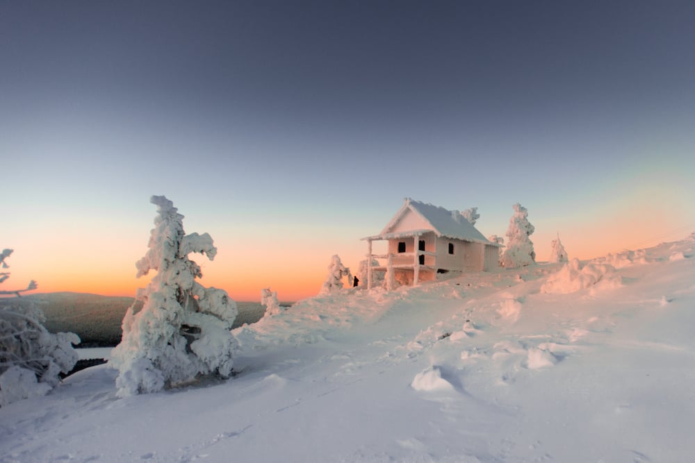luminen mökki aurinko kajastus