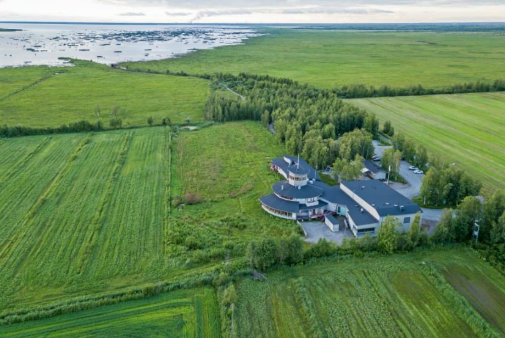 Liminka_WildernessHotel_luontokeskus_ilmasta_Oulu_1000