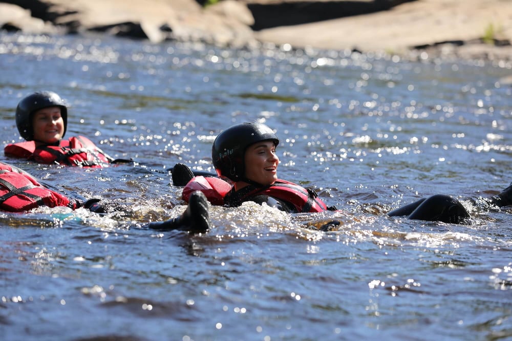 Flussschwimmen © Go Arctic