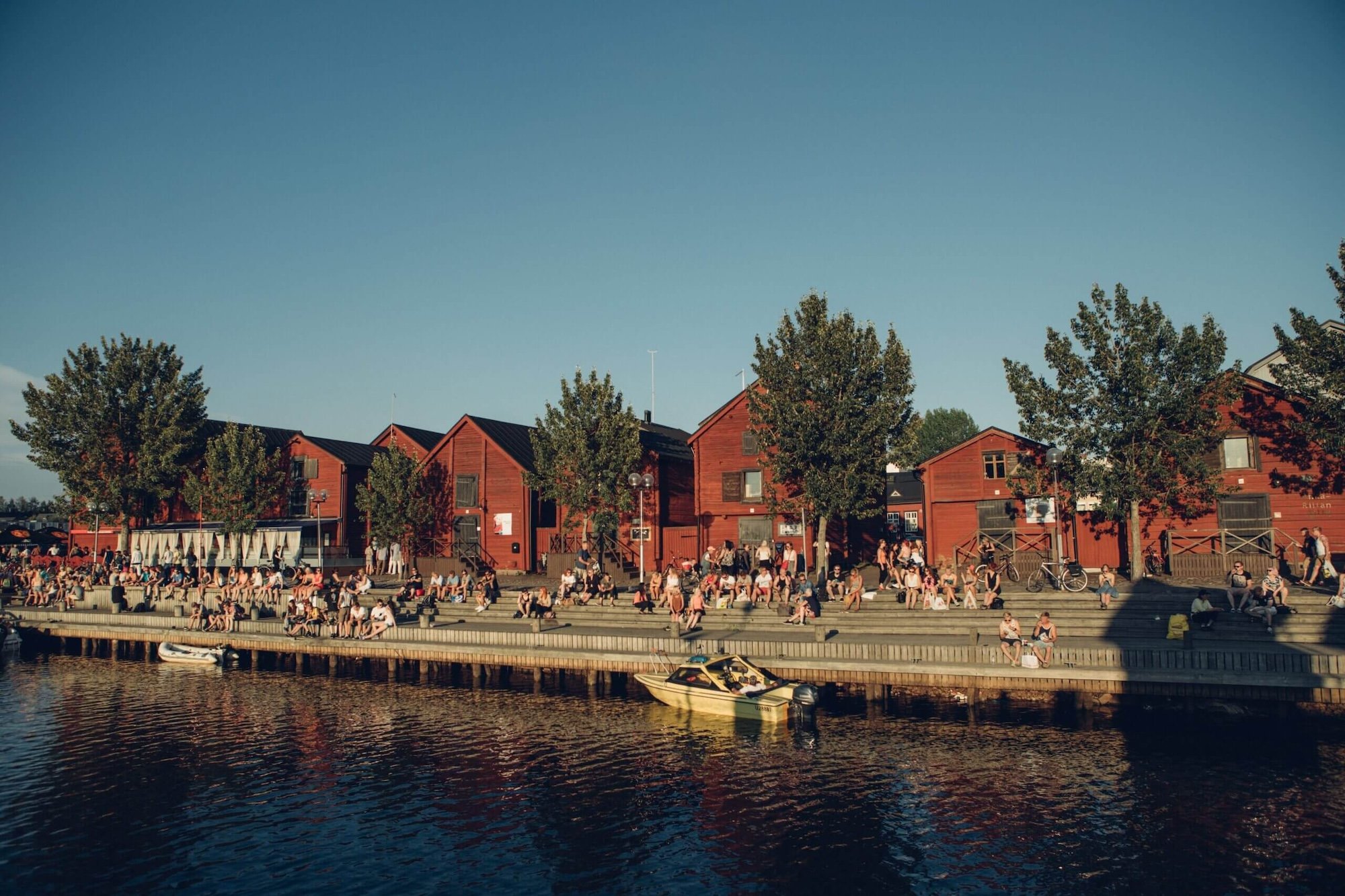BCR FAM_2_Oulu_market-squares-old-architecture-scaled