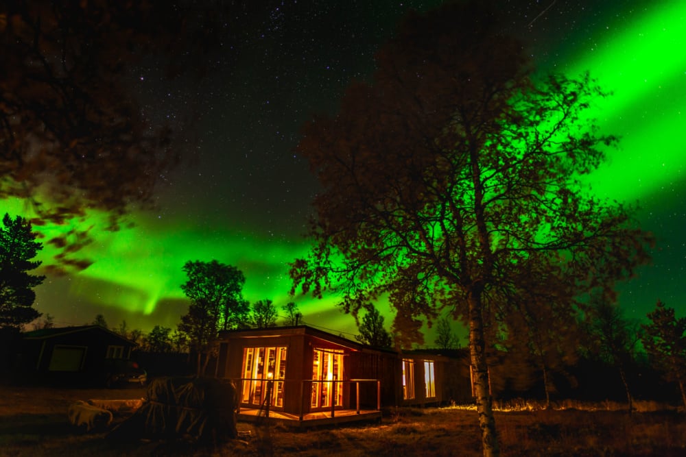 Restaurant in autumn_Copyright_Arctic Gourmet Cabin