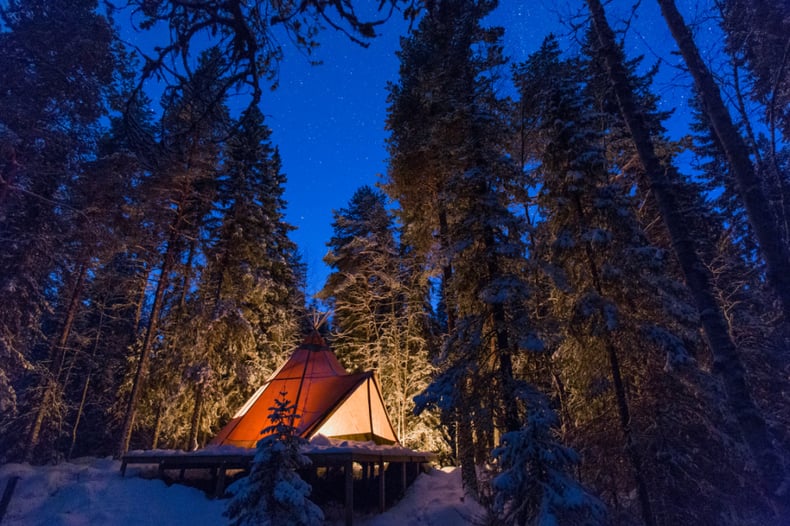 Arctic_Inbound_Deluxe room exterior_Aurora Safari Camp