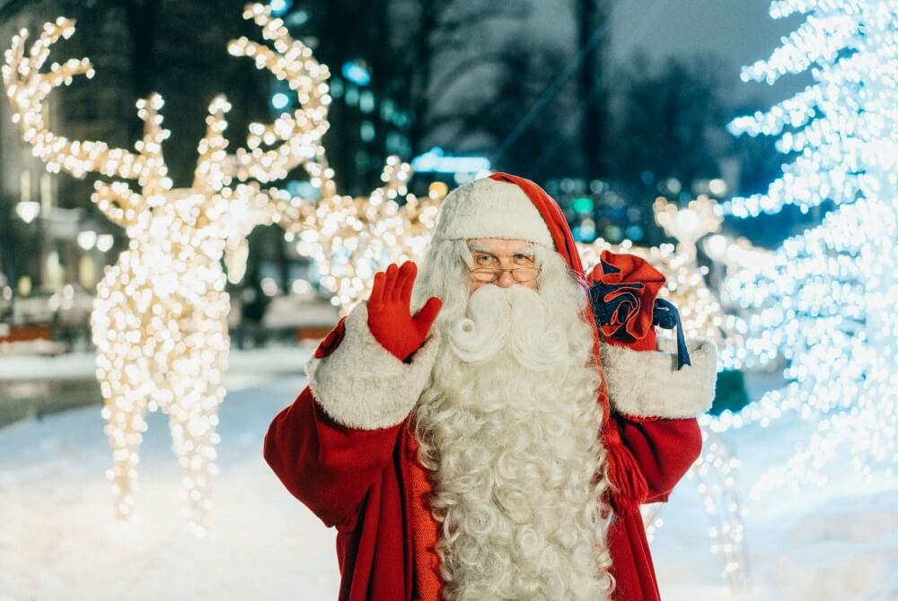Visit Helsinki Santa Claus im Esplanade Park