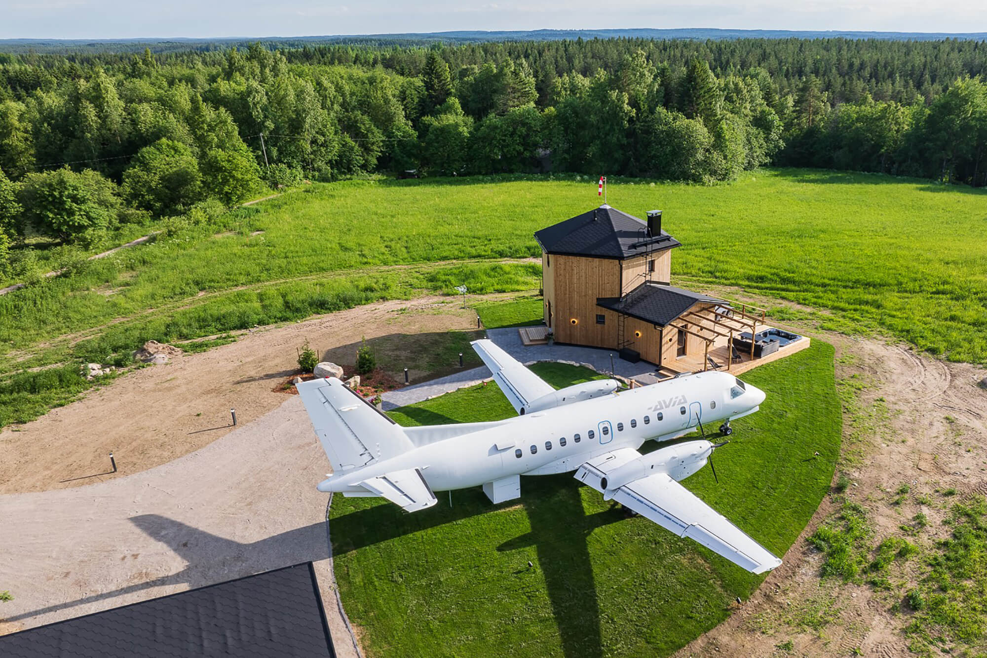 Ilmatar Airplane Lodge