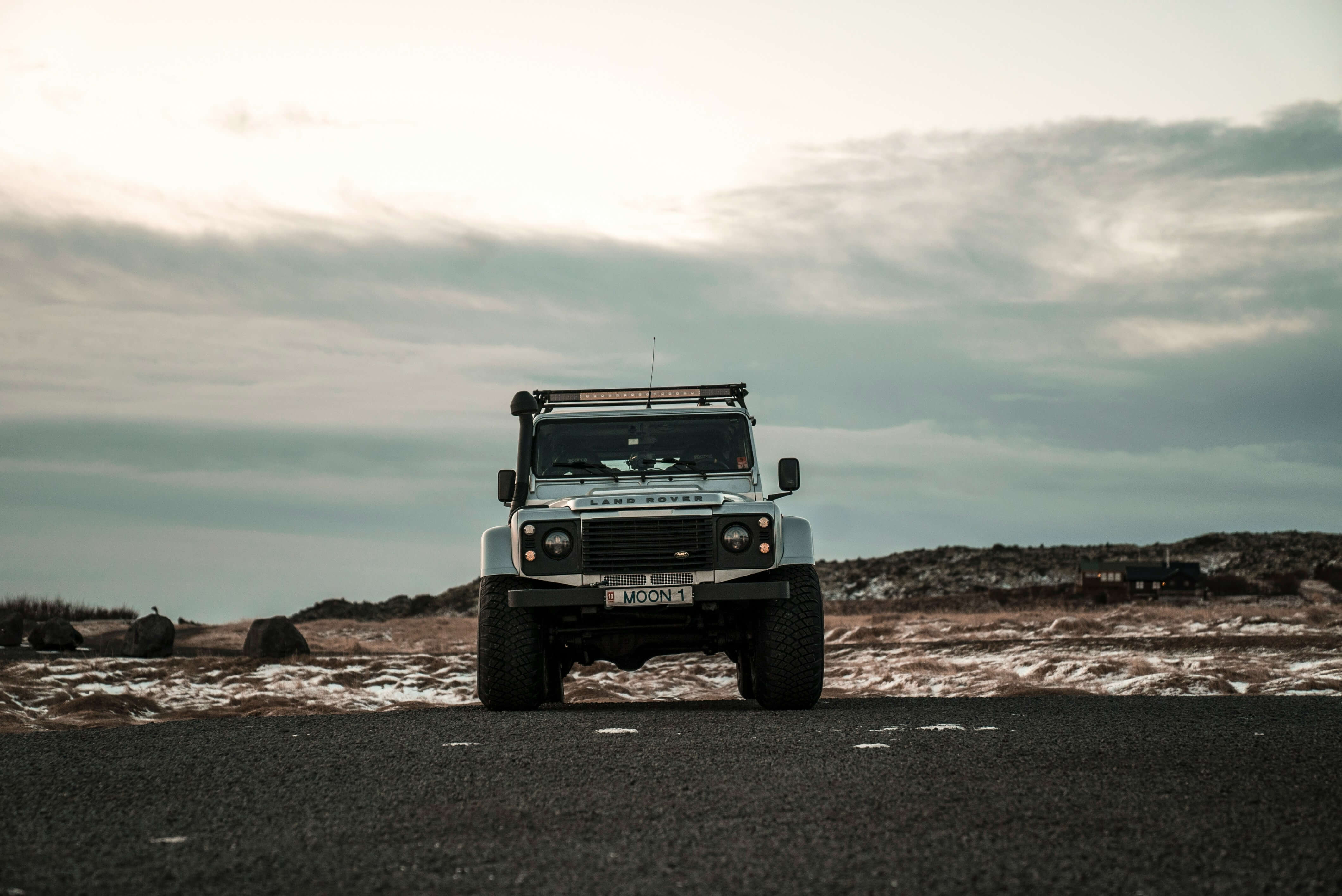 Iceland Car © Kyle Johnson Unsplash