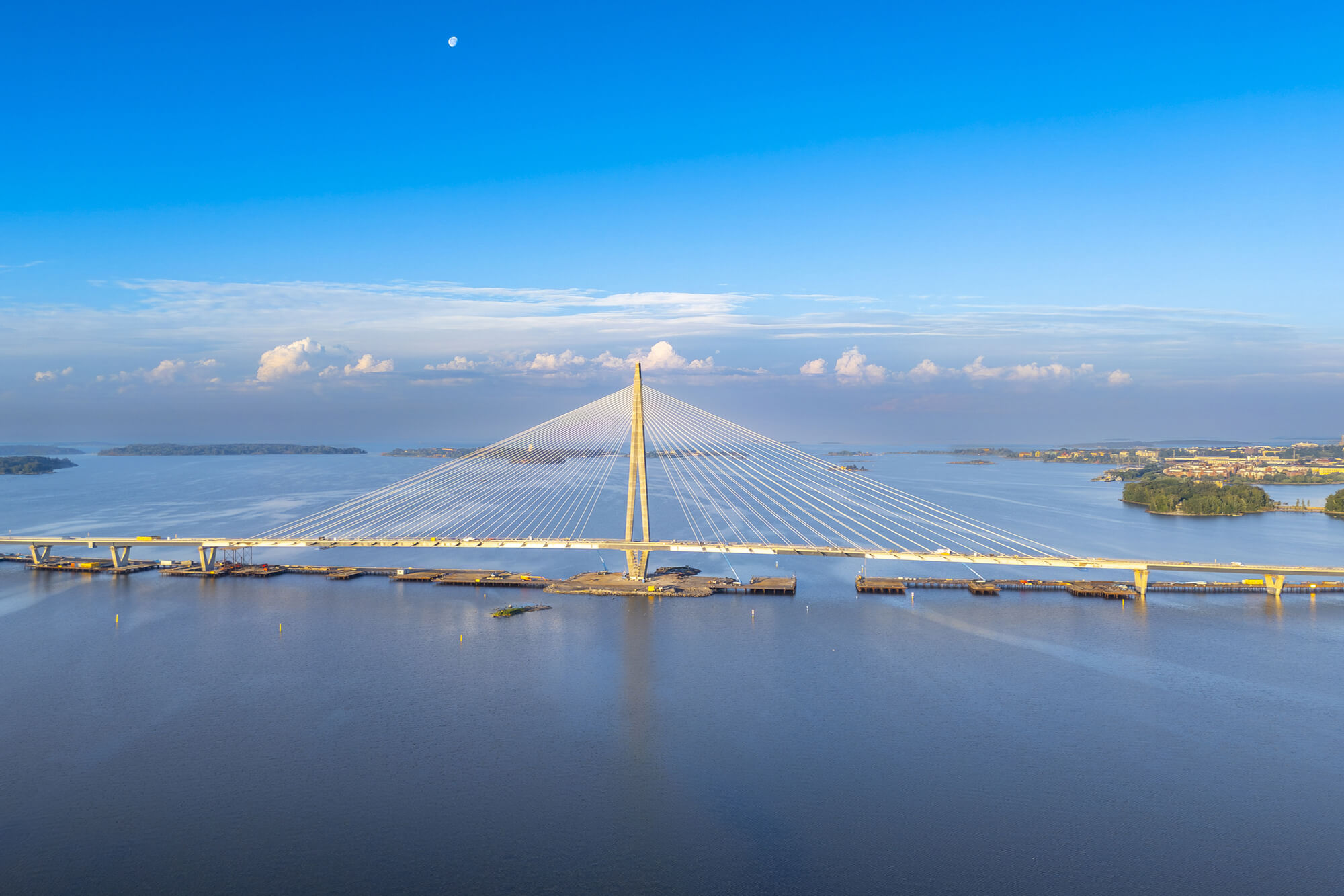 Helsinki Bridge © Jarno Haanpuro
