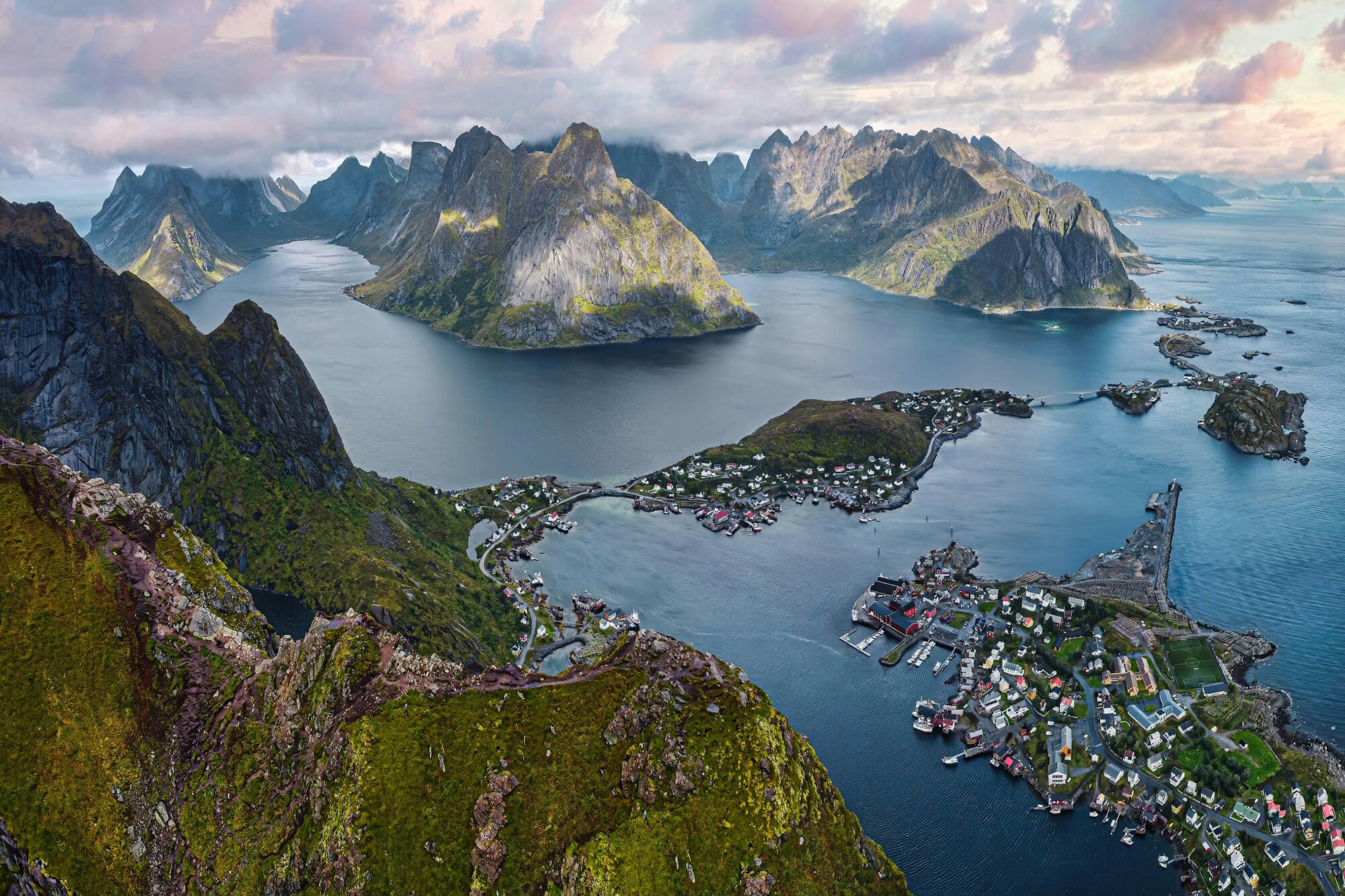 Lofoten © Joshua Kettle Unsplash