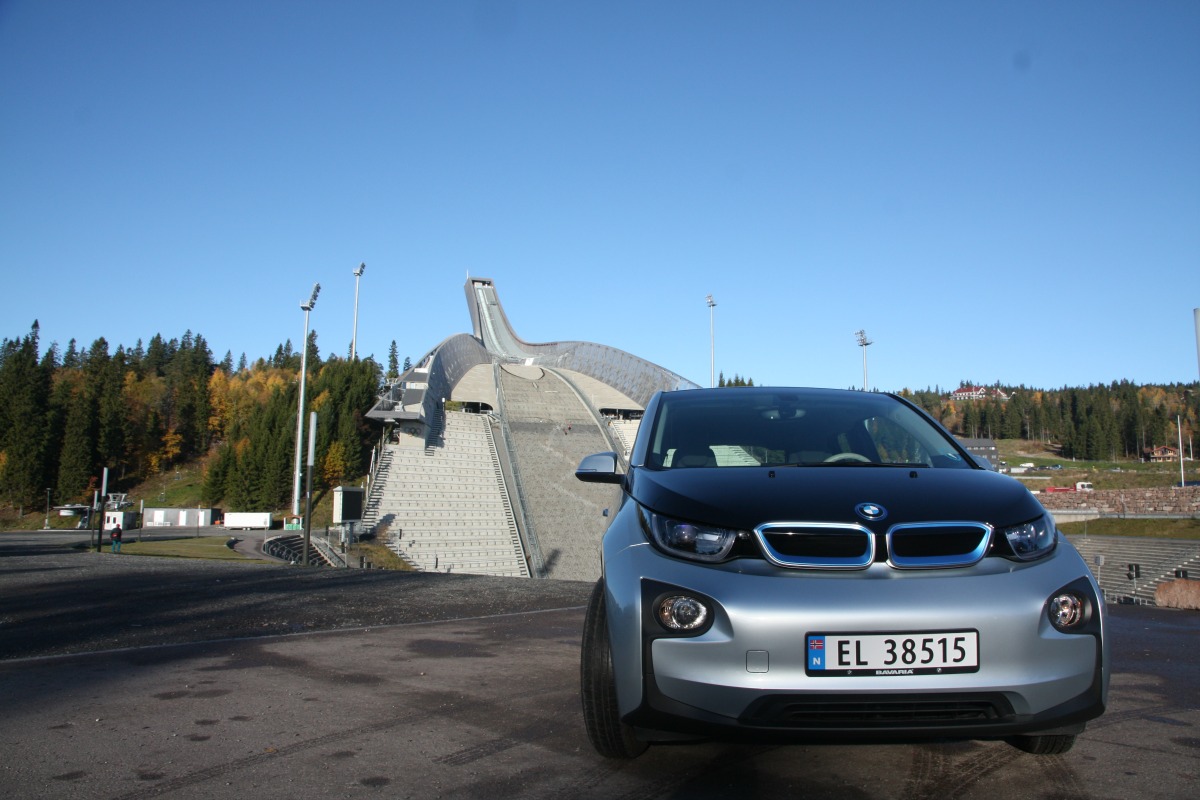 eRally am Geiranger mit 50 E-Autos. 